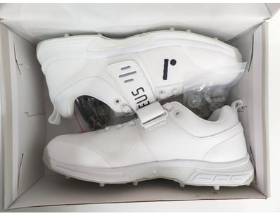BRAND NEW

IDONEUS brand athletic sneakers, mode...