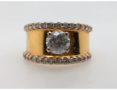 UNRESERVED Airport - Lost Property (A980) - Lot 174