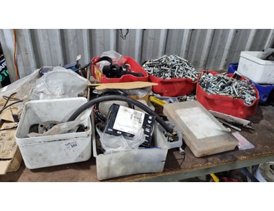 MOSTLY UNRESERVED 4x4 WORKSHOP BUSINESS CLOSURE... - Lot 242