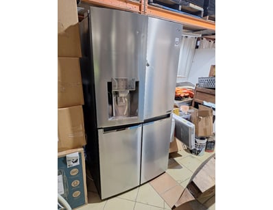 LG Refrigerator 

Dimensions H:179cm W:92cm D:70...