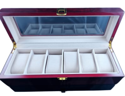 Affordable Watch Market (A999) - Lot 526