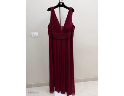 BURGUNDY PLEATED EMPIRE WAIST EVENING GOWN

Item S...