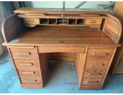 Mostly UNRESERVED Ex-Hire Stage Lighting, PA & ... - Lot 142