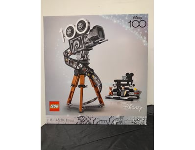 **UNRESERVED** LIFETIME COLLECTION OF LEGO PART... - Lot 805