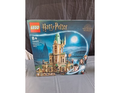 **UNRESERVED** LIFETIME COLLECTION OF LEGO PART... - Lot 134