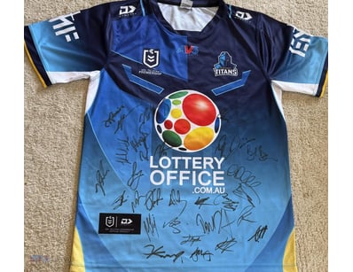 GOLD COAST TITANS 2026 SQUAD SIGNED JERSEY 

A Gol...