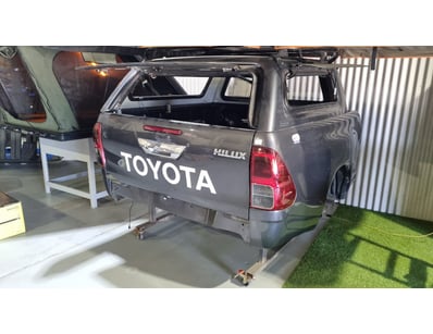 MOSTLY UNRESERVED 4x4 WORKSHOP BUSINESS CLOSURE L... - Lot 7