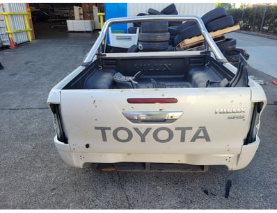 MOSTLY UNRESERVED Machinery & Attachments (ON4400) - Lot 25