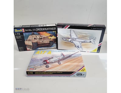 COLLECTION COMPRISING THREE UNASSEMBLED PLASTIC SC...