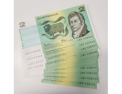 40X AUSTRALIAN $2 BANKNOTES , R89 (UNC) 

CV : $...