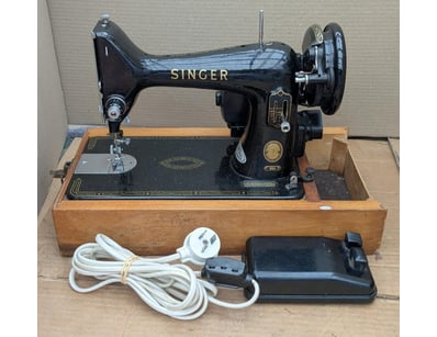 Gadgets, Music & Pastimes (A1005) - Lot 1523