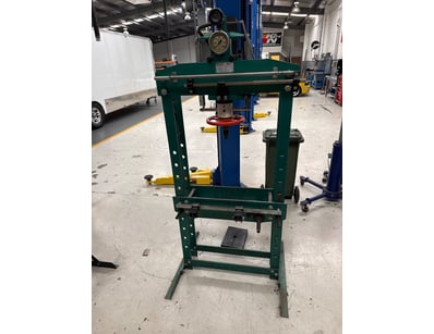 Dream Racing Team Workshop Closure (VICA1000) - Lot 53