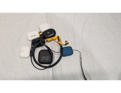 UNRESERVED Airport - Lost Property (A980) - Lot 485