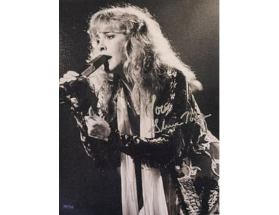 FLEETWOOD MAC'S STEVIE NICKS SIGNED PHOTO

Stevie ...