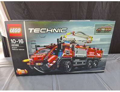 **UNRESERVED** LIFETIME COLLECTION OF LEGO PART... - Lot 166