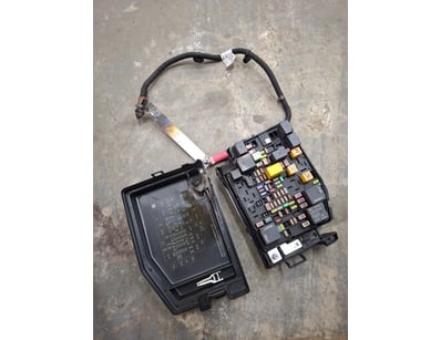 Car Accessories, Vehicle Fuse Box Assembly Or Simi...
