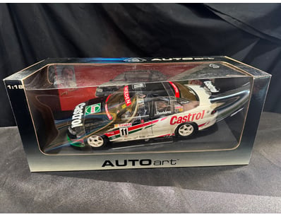AUTOART DIE CAST MODEL

Item Size: Height: 8cm, ...