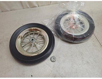 X18 Golf Wheels 

Dimensions Approx H:26cm W:26cm ...