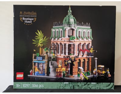 **UNRESERVED** LIFETIME COLLECTION OF LEGO PART... - Lot 589