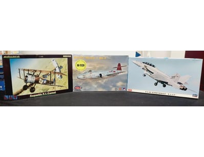 LOT OF THREE 1/48 SCALE AIRCRAFT MODEL KITS



Con...
