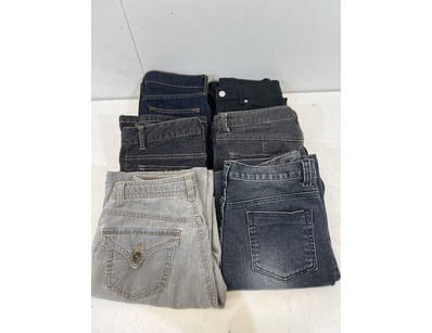 Entire Vintage Clothing Store Liquidation (ON11821) - Lot 32