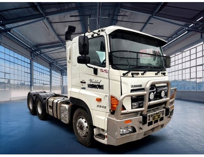 <b>2009 Hino SSIE Prime Mover - White - 668,874km ...