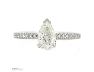 18K WHITE GOLD AND DIAMOND, CLASSIC RING.      

T...