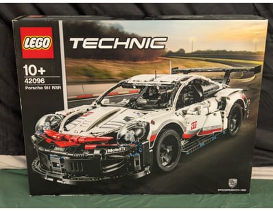 **UNRESERVED** LIFETIME COLLECTION OF LEGO PART... - Lot 139