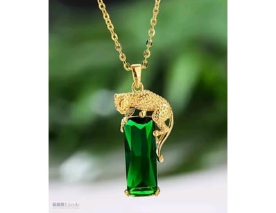 GOLD PLATED LEOPARD ON GREEN STONE NECKLACE       ...
