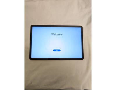 UNRESERVED Airport - Lost Property (A980) - Lot 617