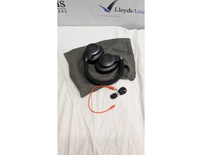 UNRESERVED Airport - Lost Property (A980) - Lot 338