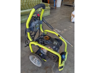 Ryobi RPINC3200 petrol-powered pressure washer fea...