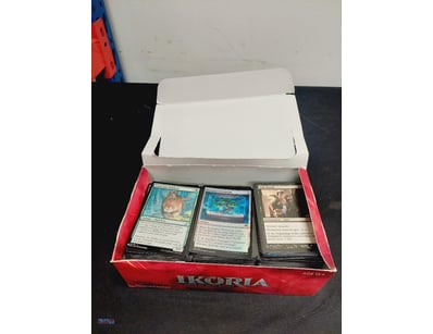 BULK LOT HOLDS A LARGE COLLECTION OF MAGIC: THE GA...