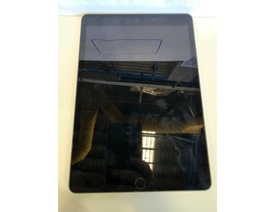 UNRESERVED Airport - Lost Property (A980) - Lot 517