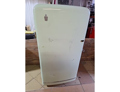 Vintage Kelvinator Refrigerator, Green Finish

D...