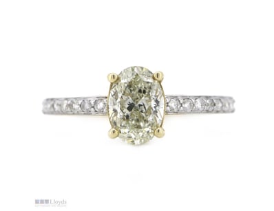 14K YELLOW GOLD AND DIAMOND, CLASSIC RING.      

...