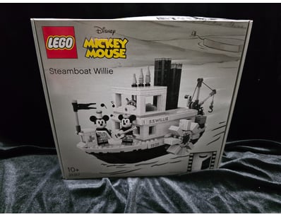 LEGO DISNEY MICKEY MOUSE STEAMBOAT WILLIE SET 2131...