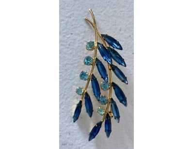 Vintage Circa 1950S-1960S Jewellery Brooch With Lo...