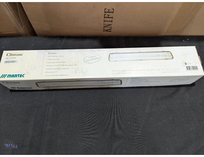 RRP $49.90 Fluorescent light fitting MFC214