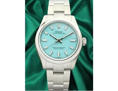 Luxury Watches (A981) - Lot 401