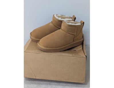 Ugg slippers, chestnut, size us6

