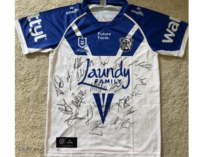 CANTERBURY BULLDOGS 2026 SQUAD SIGNED JERSEY 

A C...