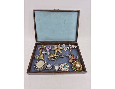 The Curio Collection (A991) - Lot 619