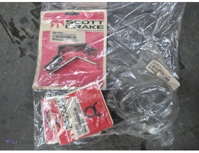 <p><strong>Shaker Air Cleaner Bracket with Fixings...