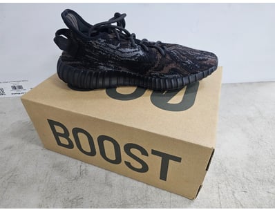 Yeezy 350 Boost, size 8


