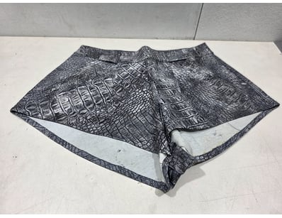 $1.2 Million Designer Fashion Retailer Liquidat... - Lot 246