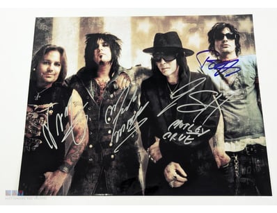 MOTLEY CRUE HAND SIGNED ROCK MUSIC / HEAVY METAL M...