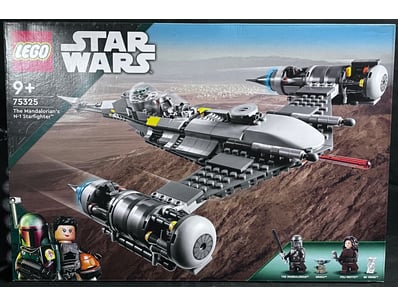 **UNRESERVED** LIFETIME COLLECTION OF LEGO PART... - Lot 821