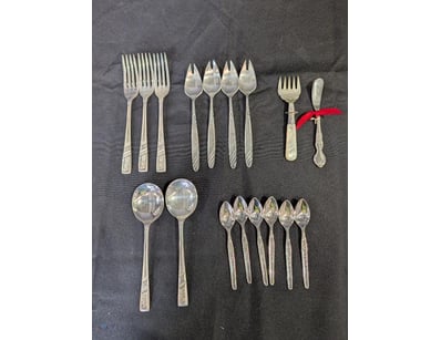 MURRAY PLATE EPNS A1 SHEFFIELD ENGLAND FLATWARE SE...