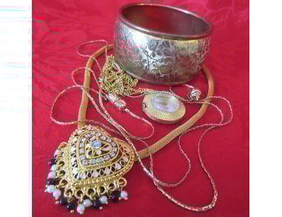 Vintage Estate Jewellery & Collectables (A986) - Lot 69